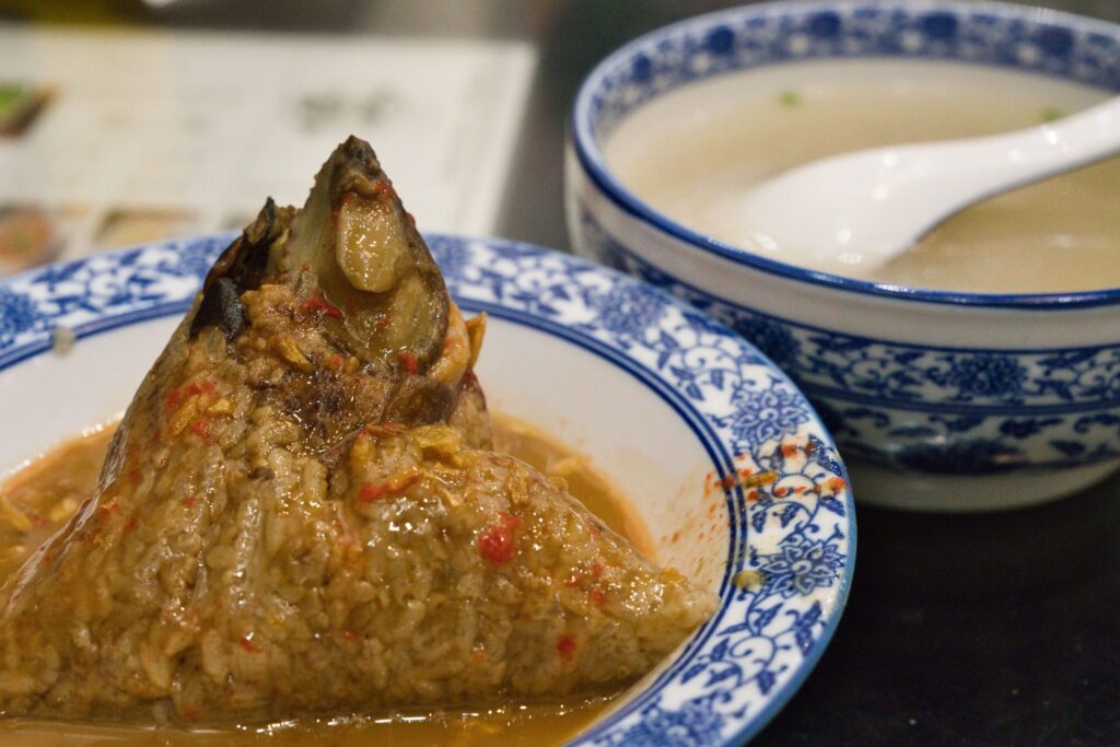 泉州の侯阿婆で食べた烧肉粽と肉燕汤